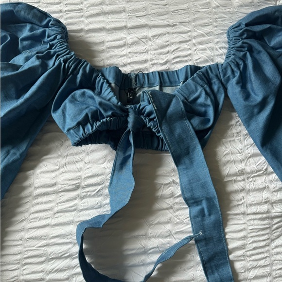 Kylie Jenner TLZ L’FEMME extremely oversized sleeve fashion top
Tie front XXS - Picture 2 of 5